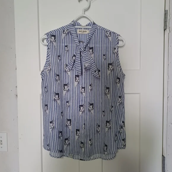 Ladies top - Picture 2 of 4